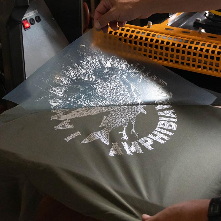 applicazione DTF metallic effetto argento opaco